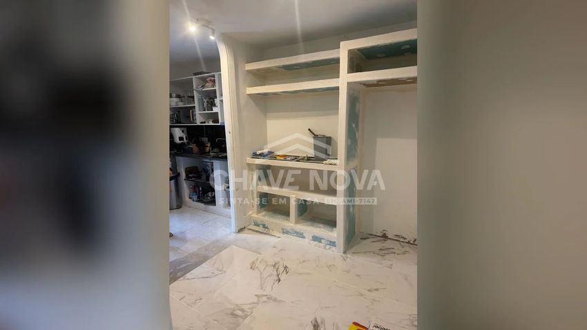 Imagem Closet de  moradia em banda em Crastro - Vila Chã