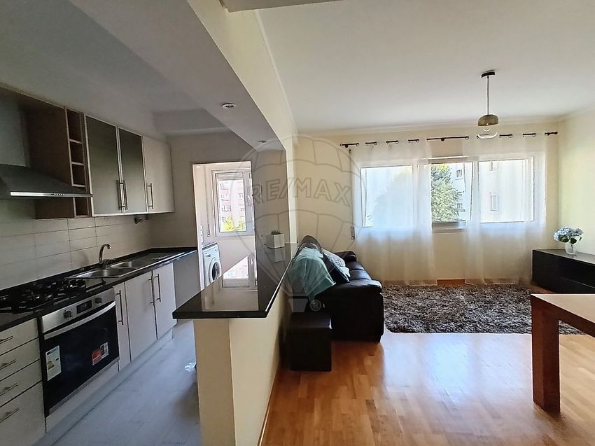 Imagem Cozinha de apartamento t1 em Rua Alfredo Mesquita