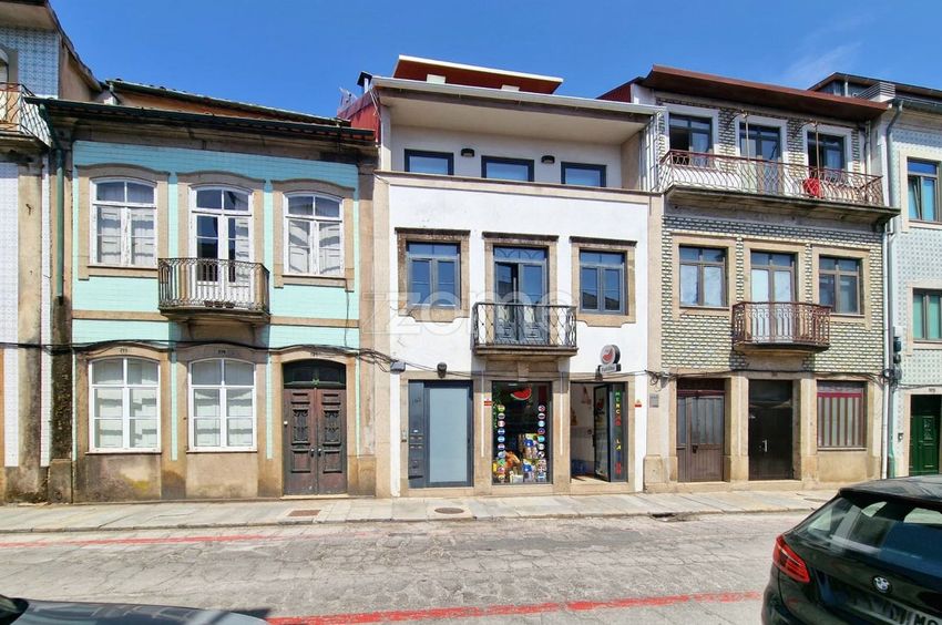 Imagem Fachada de espaço comercial em Rua Dom Pedro V, 187