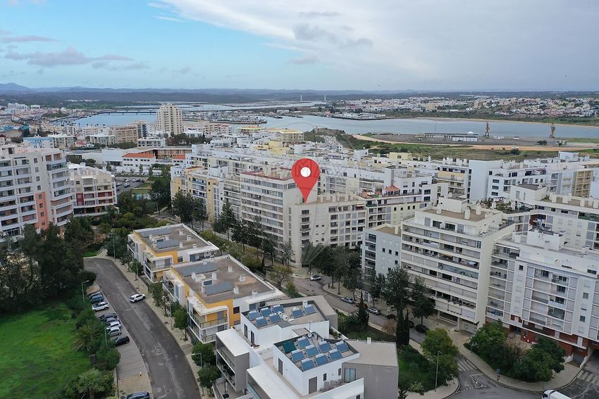 Imagem Vistas de apartamento t2 em Estrada da Rocha