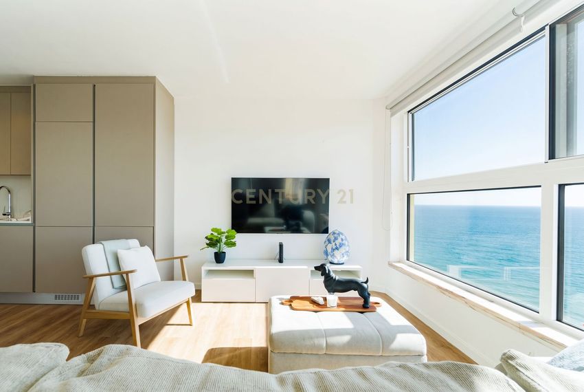 Imagem Sala de estar de apartamento t1 em Avenida Beira Mar, 8