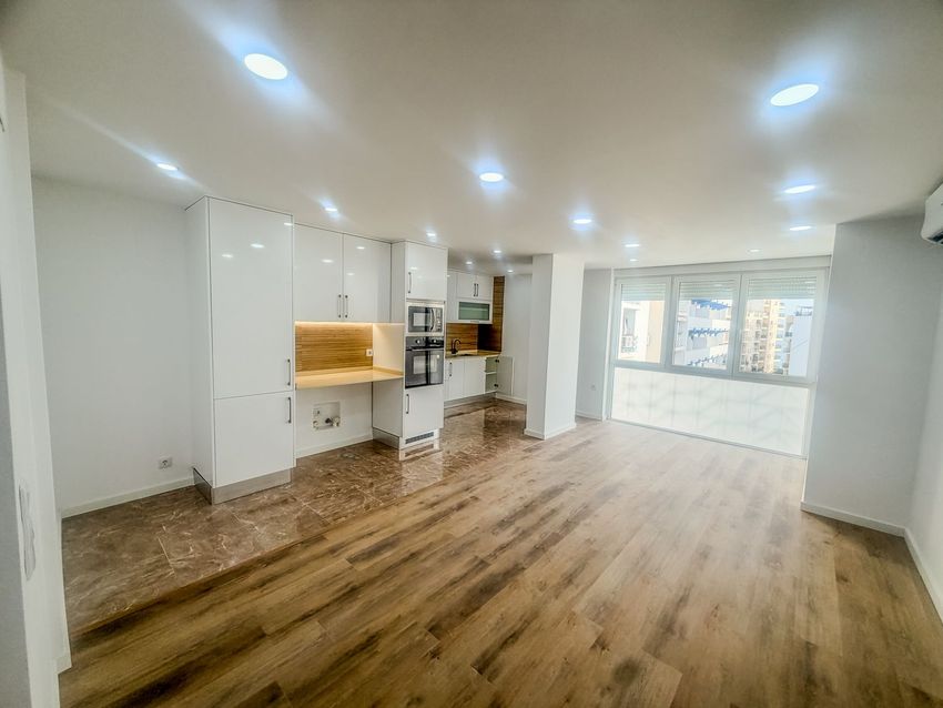 Imagem Sala de estar de apartamento t2 em Rua Dom João II