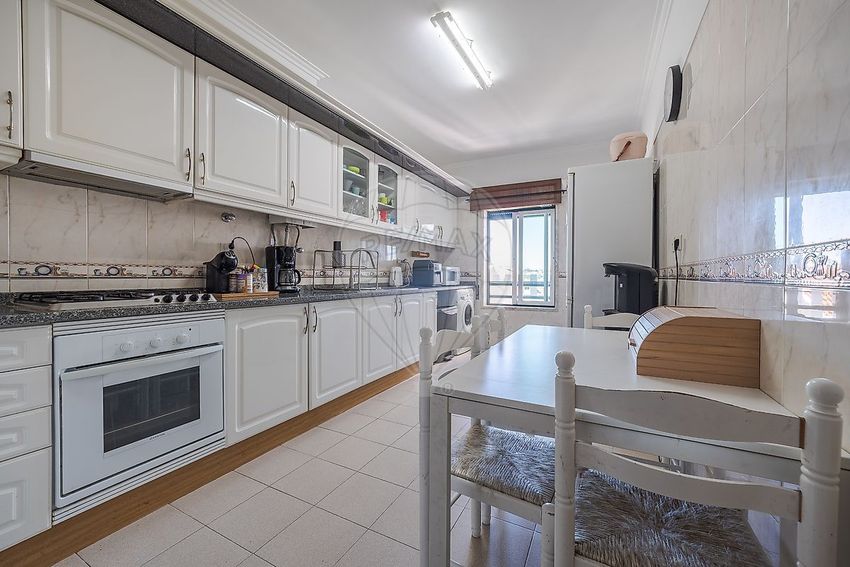Imagem Cozinha de apartamento t2 em Casal de Cambra