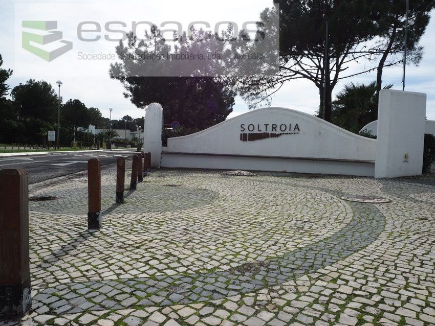 Imagem de terreno em Rua de Alcoutim, 317