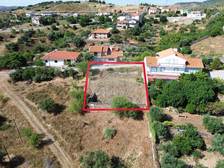 Imagem de terreno em Felgar