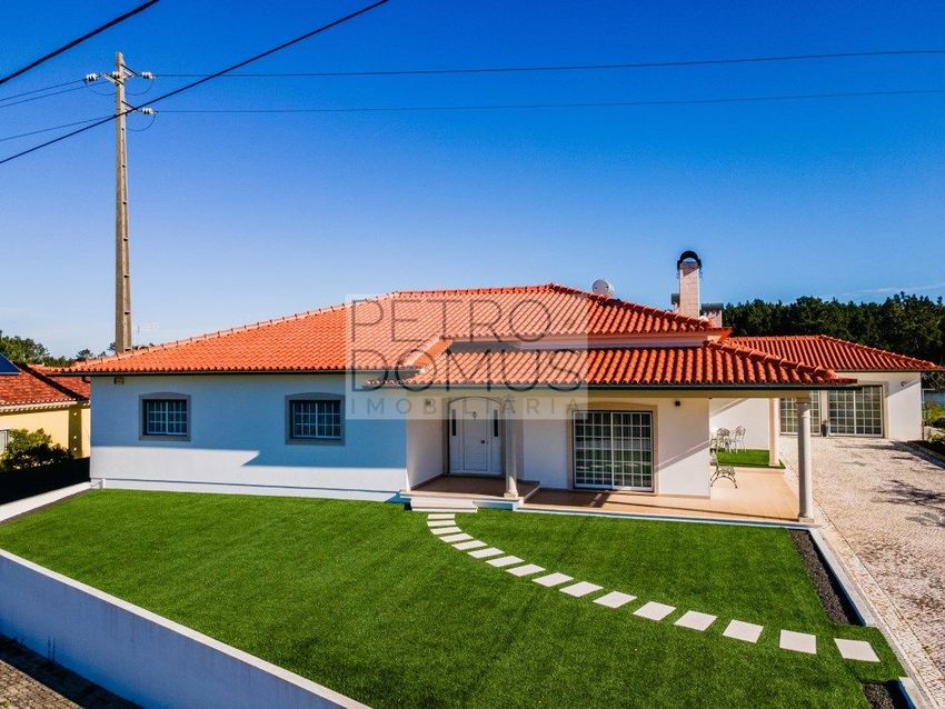 Imagem Fachada de  moradia independente em Maceira
