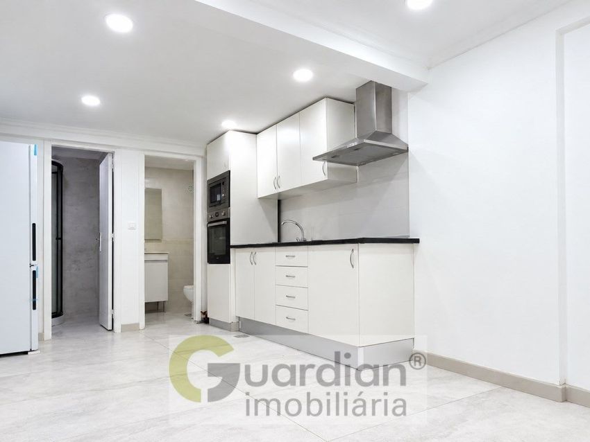 Imagem Cozinha de espaço comercial em Rua Miguel Bombarda