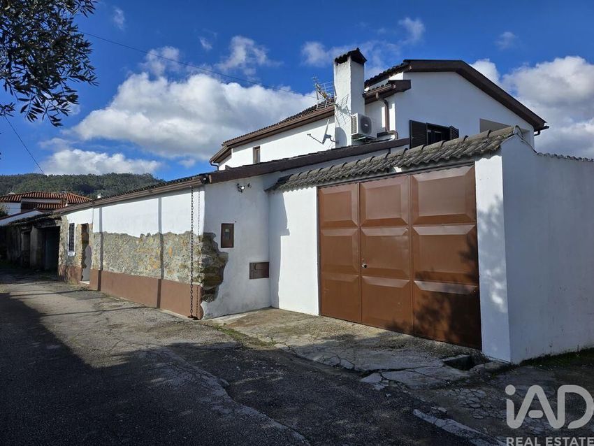Imagem Fachada de  casa ou moradia em Poiares (Santo André)