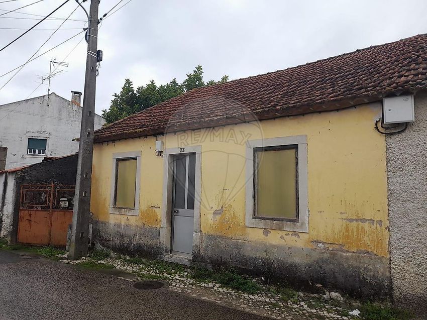 Imagem Fachada de  moradia independente em São Pedro - Lapas - Ribeira Branca