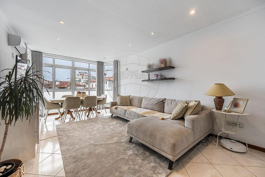 Imagem Sala de estar de apartamento t2 em Rua Paulino Lobo