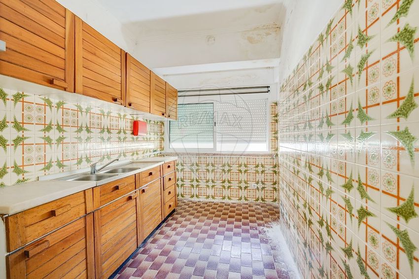 Imagem Cozinha de apartamento t2 em Encosta do Sol