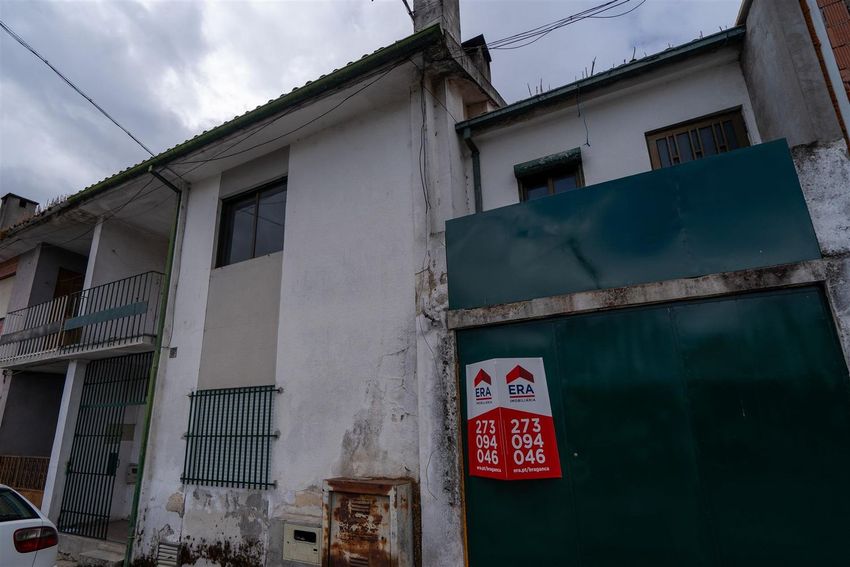 Imagem Vistas de  moradia geminada em Sé - Santa Maria - Meixedo