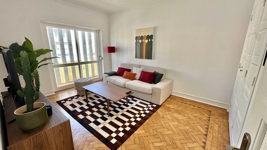 Imagem Sala de estar de apartamento t2 em Avenida Dom Afonso Henriques, 1