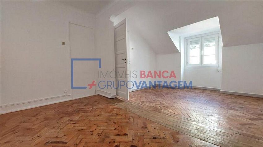 Imagem Quarto de apartamento t3 em Centro de Queluz