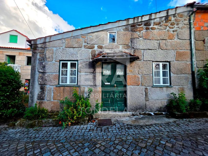 Imagem Fachada de  moradia independente em Seixo da Beira