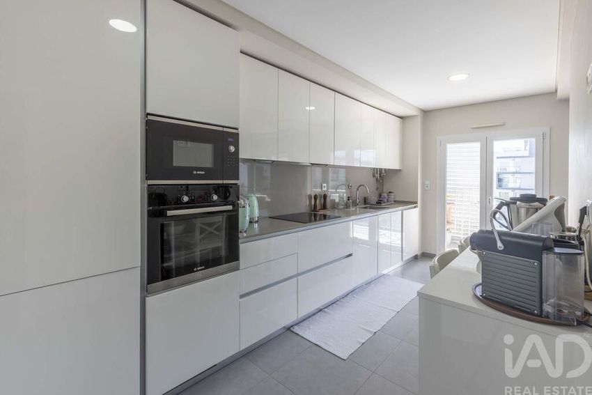 Imagem Cozinha de apartamento t2 em Póvoa de Santo Adrião e Olival Basto