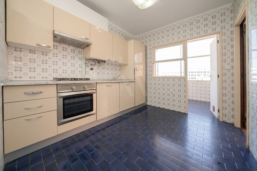 Imagem Cozinha de apartamento t3 em Rua da Fábrica