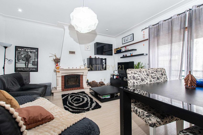 Imagem Sala de estar de duplex em São Domingos de Rana