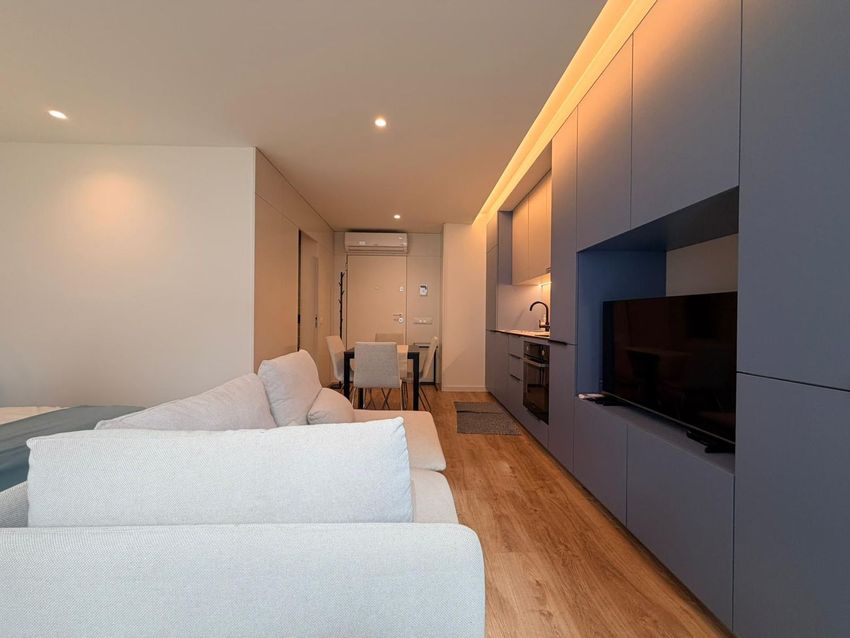 Imagem Sala de estar de apartamento t0 em Estrada da Circunvalação, 8522