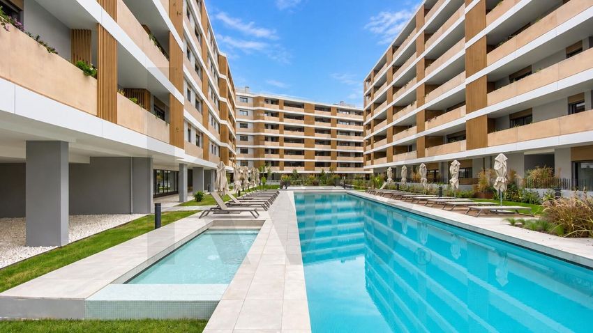Imagem Piscina de apartamento t1 em Azinhaga Poço de Baixo s/n