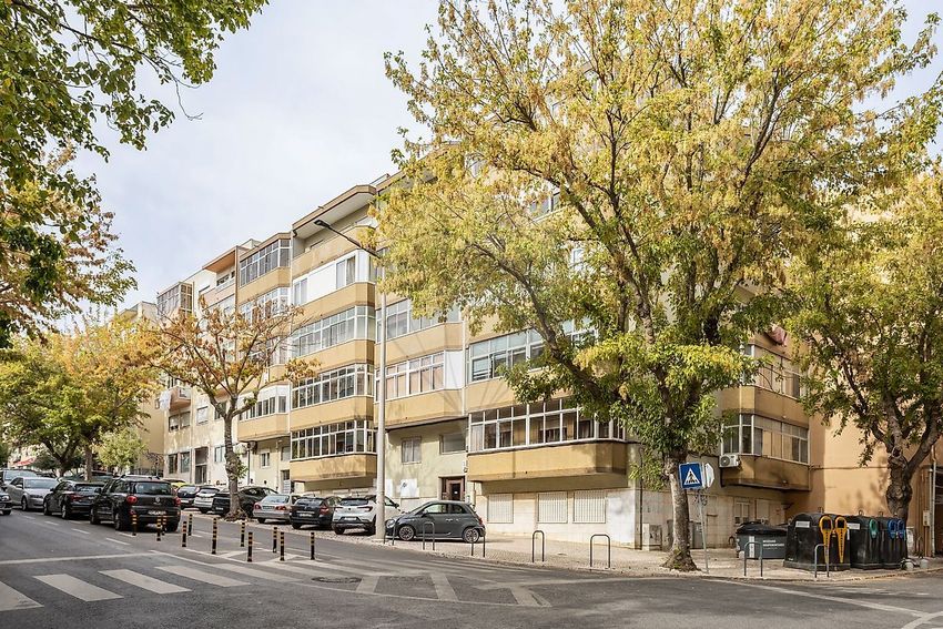 Imagem Vistas de apartamento t3 em Rua Mouzinho de Albuquerque