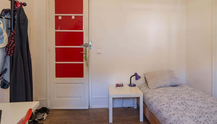 Imagem Quarto de quarto em Rua João de Menezes, 8