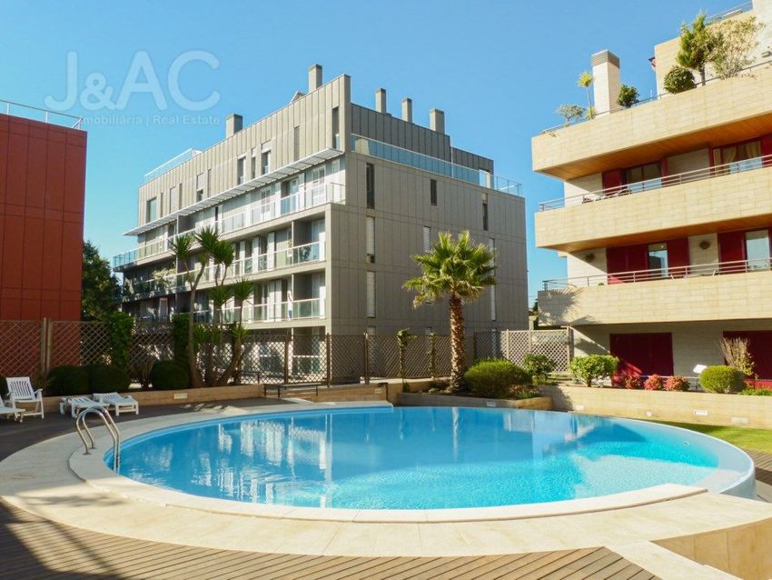 Imagem Piscina de apartamento t2 em Avenida Aida
