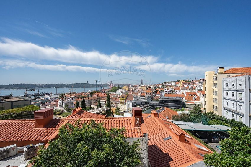 Imagem de apartamento t2 em Rua das Trinas