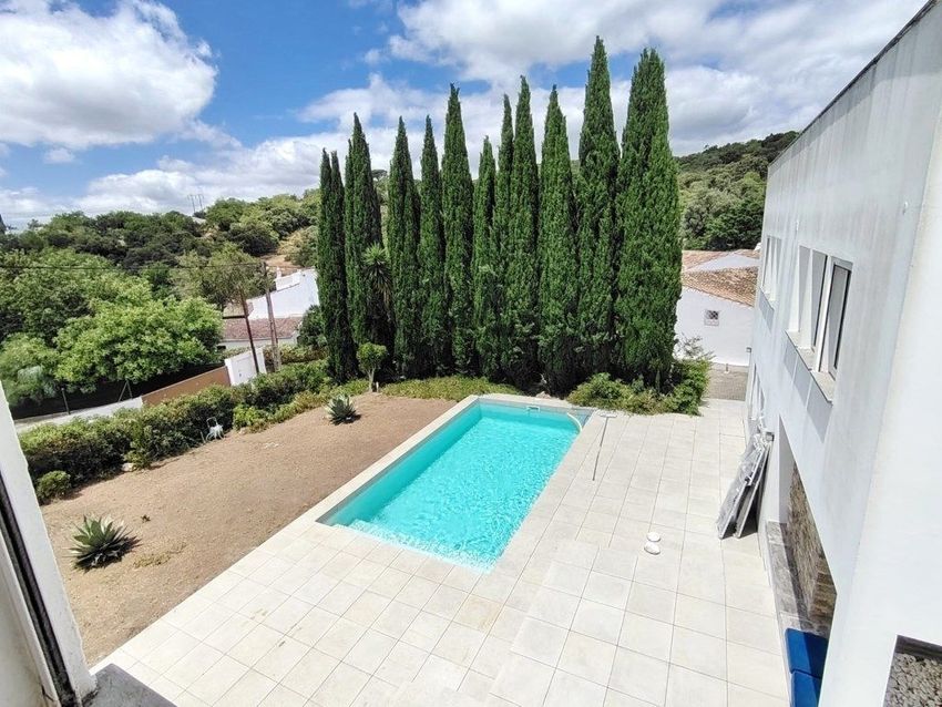 Imagem Piscina de  moradia independente em Avenida da Liberdade