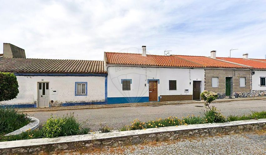 Imagem Fachada de  moradia independente em Alcáçovas