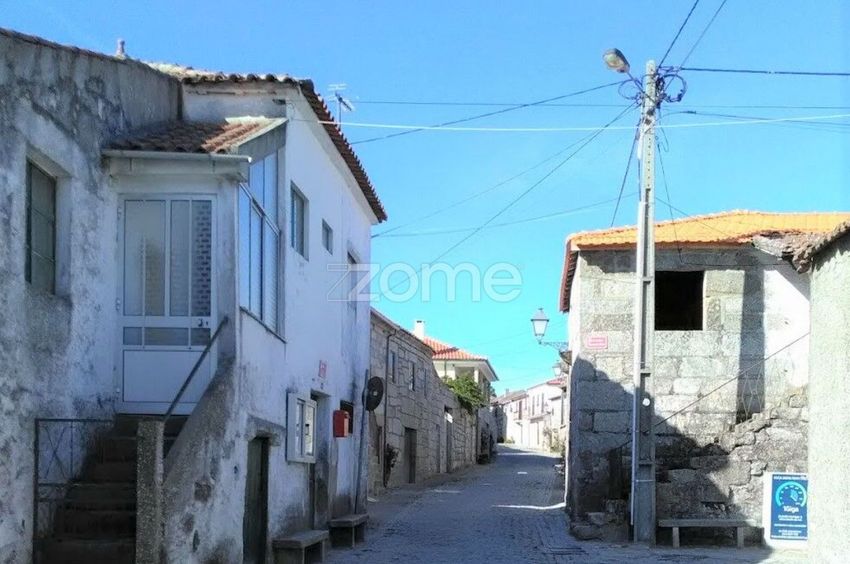 Imagem Detalhes de  moradia geminada em Avenida Tenente Dias s/n