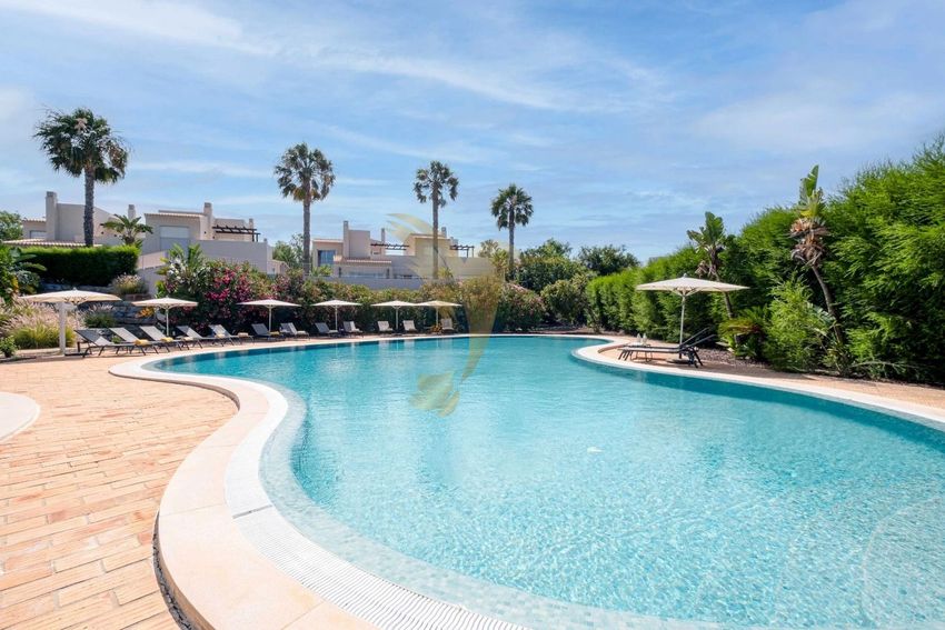 Imagem Piscina de apartamento t2 em Mato Serrão - Vale da Lapa - Vale Currais