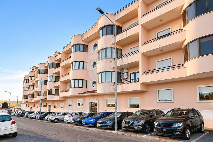 Imagem Vistas de apartamento t3 em Rua Principal