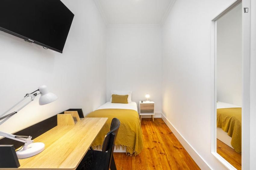 Imagem Sala de estar de quarto em Rua Bernardim Ribeiro