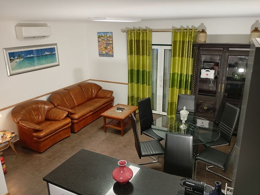 Imagem Sala de estar de  andar de moradia em Estrada Municipal 554, 32 Lote