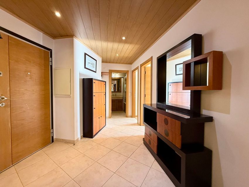 Imagem Corredor de apartamento t2 em Avenida Miguel Bombarda