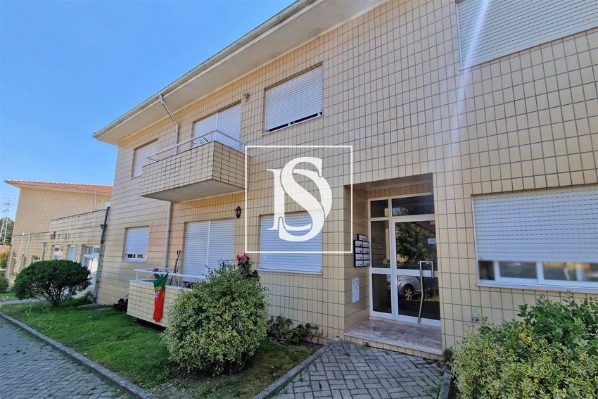 Imagem Fachada de apartamento t2 em Travessa de Santo Estevão