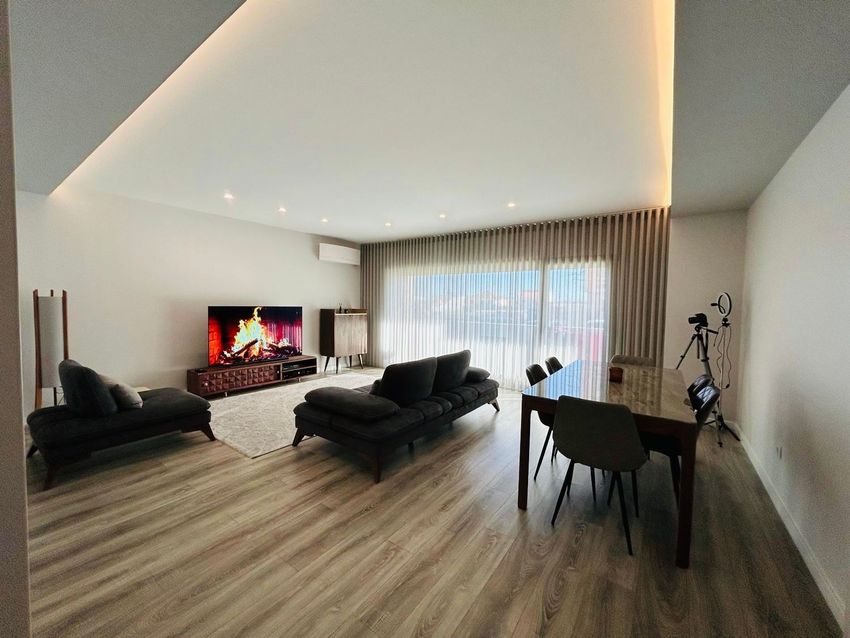 Imagem Sala de estar de apartamento t2 em Rua Coronel Melo Antunes s/n