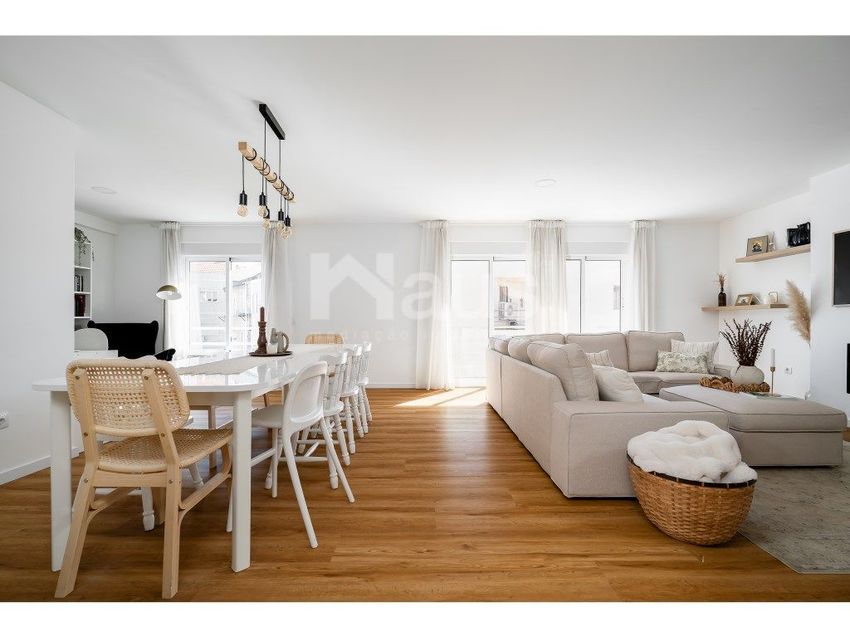 Imagem Sala de estar de duplex em Travessa Sacadura Cabral