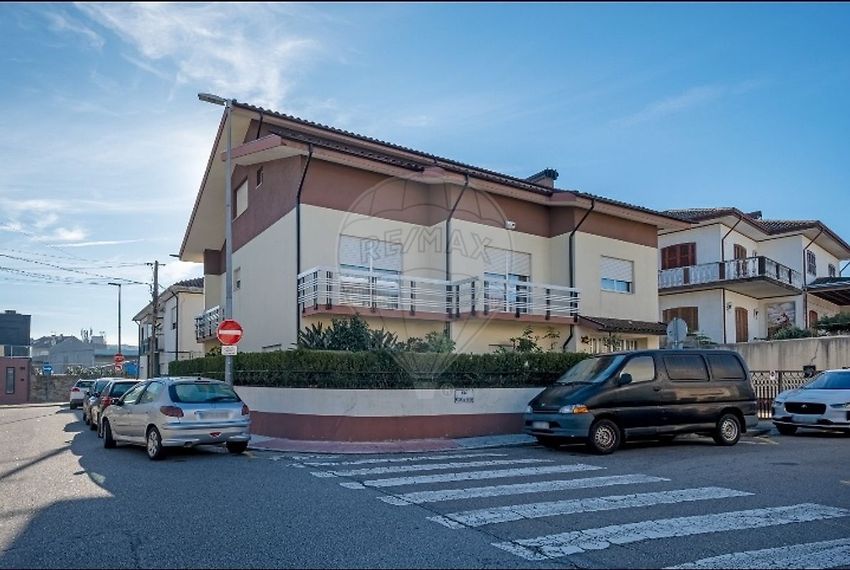 Imagem Fachada de  moradia independente em Rua Nossa Senhora Fátima