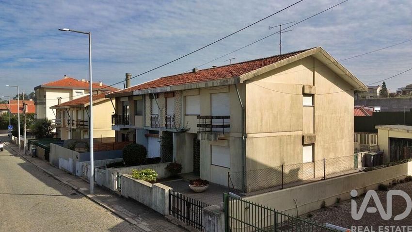 Imagem Fachada de  moradia geminada em Pedrouços