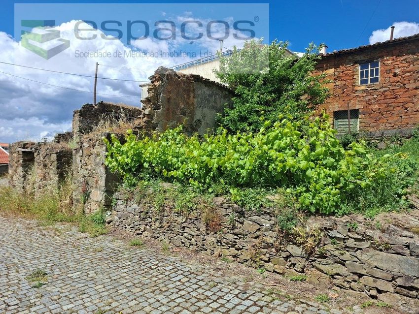 Imagem Fachada de  herdade em Silvares