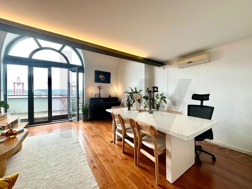 Imagem Sala de estar de apartamento t1 em Rua Tenente Valadim, 6