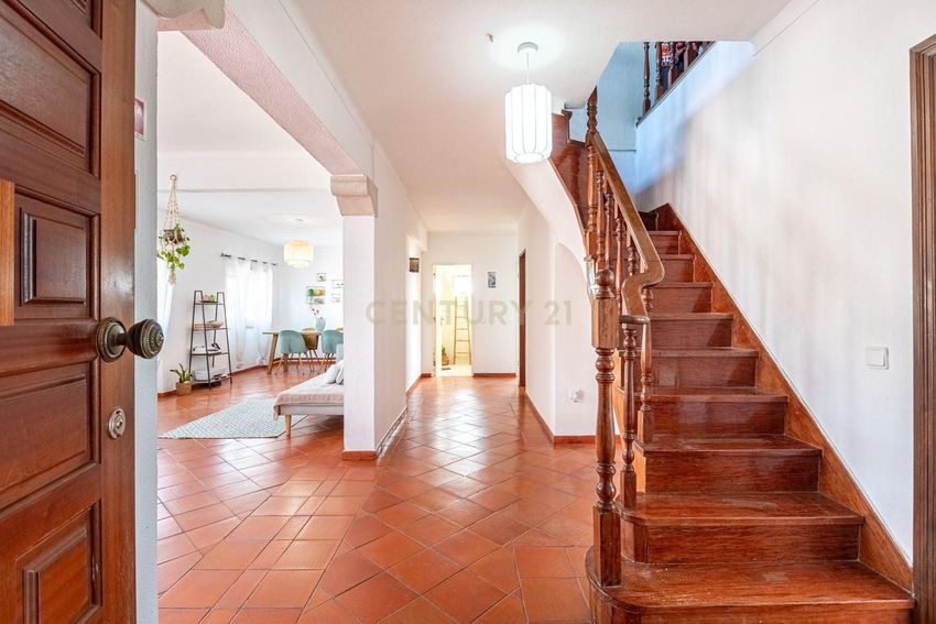 Imagem Detalhes de apartamento t3 em Rua Dom Augusto Pereira Coutinho, 6