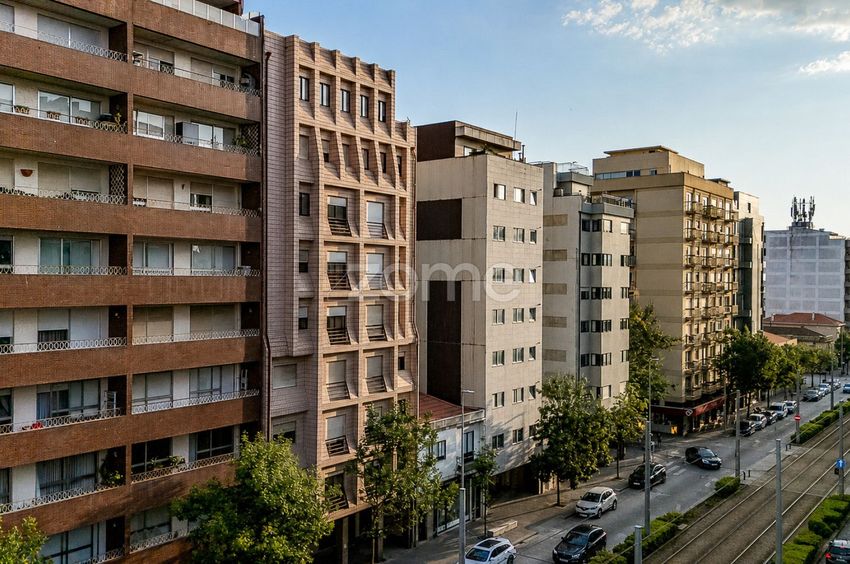 Imagem Fachada de apartamento t2 em Avenida da República, 680