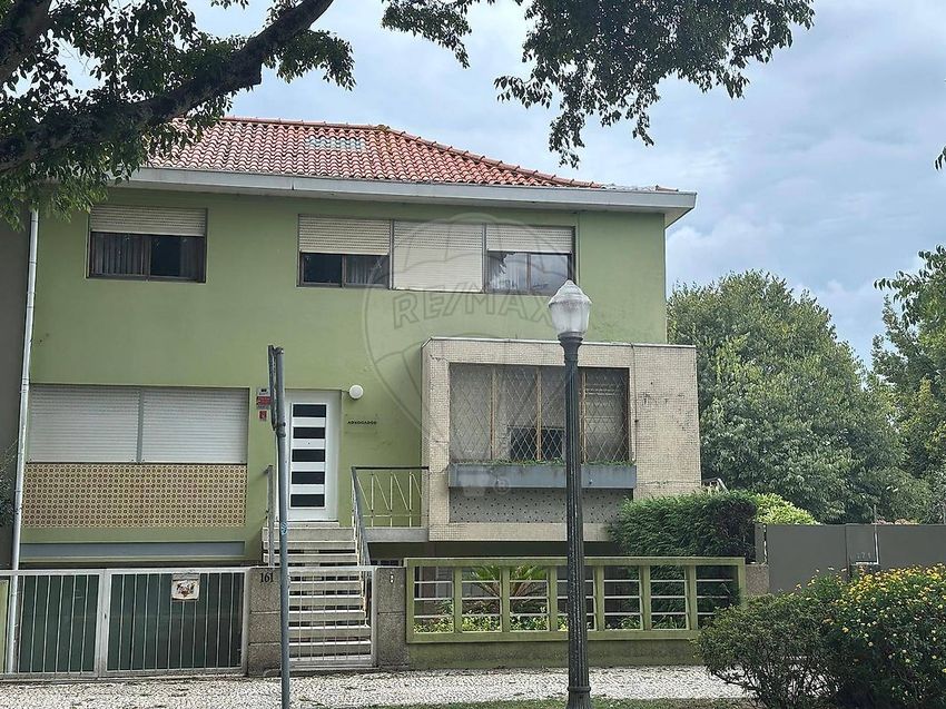 Imagem Fachada de  moradia independente em Rua Dom João de Castro, 153