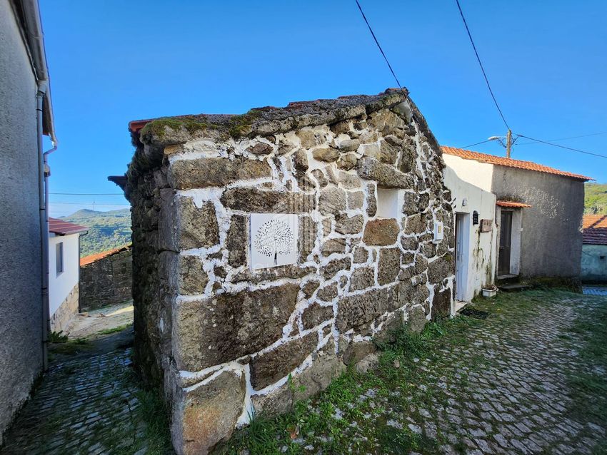 Imagem Fachada de  moradia independente em Covas, Fornelo do Monte