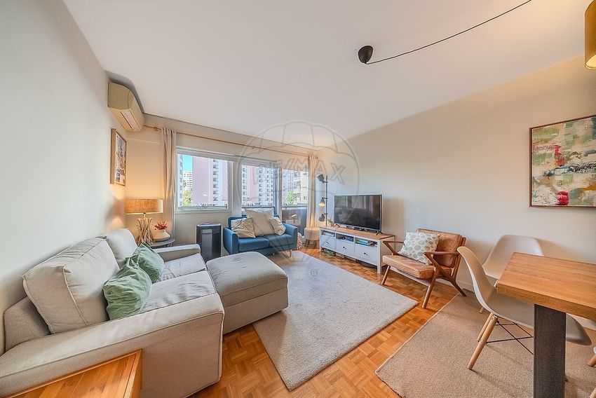 Imagem Sala de estar de apartamento t2 em Rua Margarida Palla