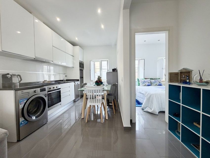 Imagem Cozinha de apartamento t2 em Rua do Oriente, 24