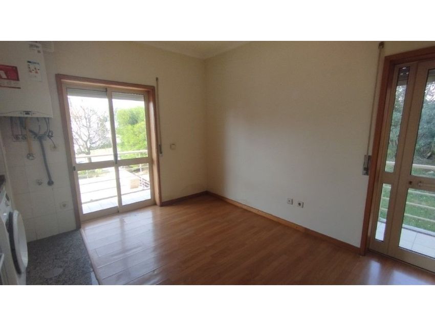 Imagem Divisão de apartamento t0 em Candal - Regadas